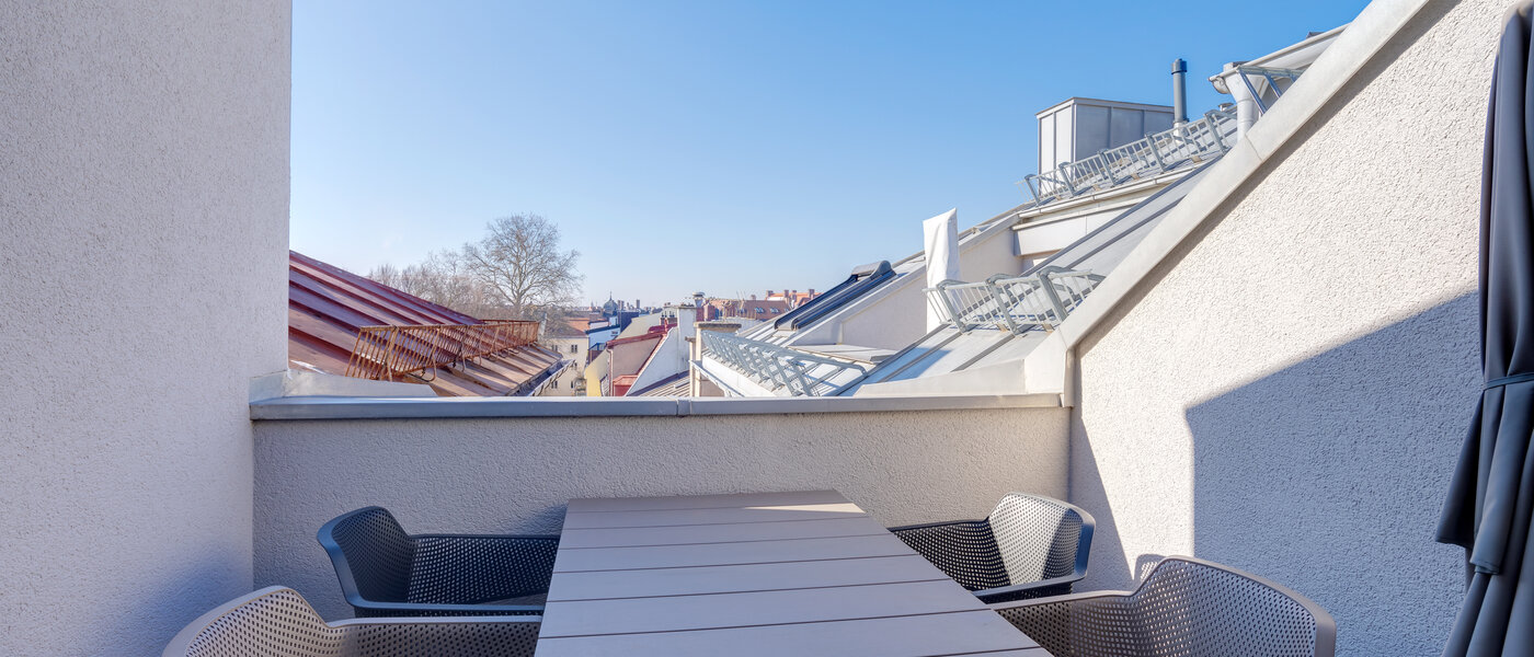 attic apartment München Isarvorstadt 02 balcony 12963