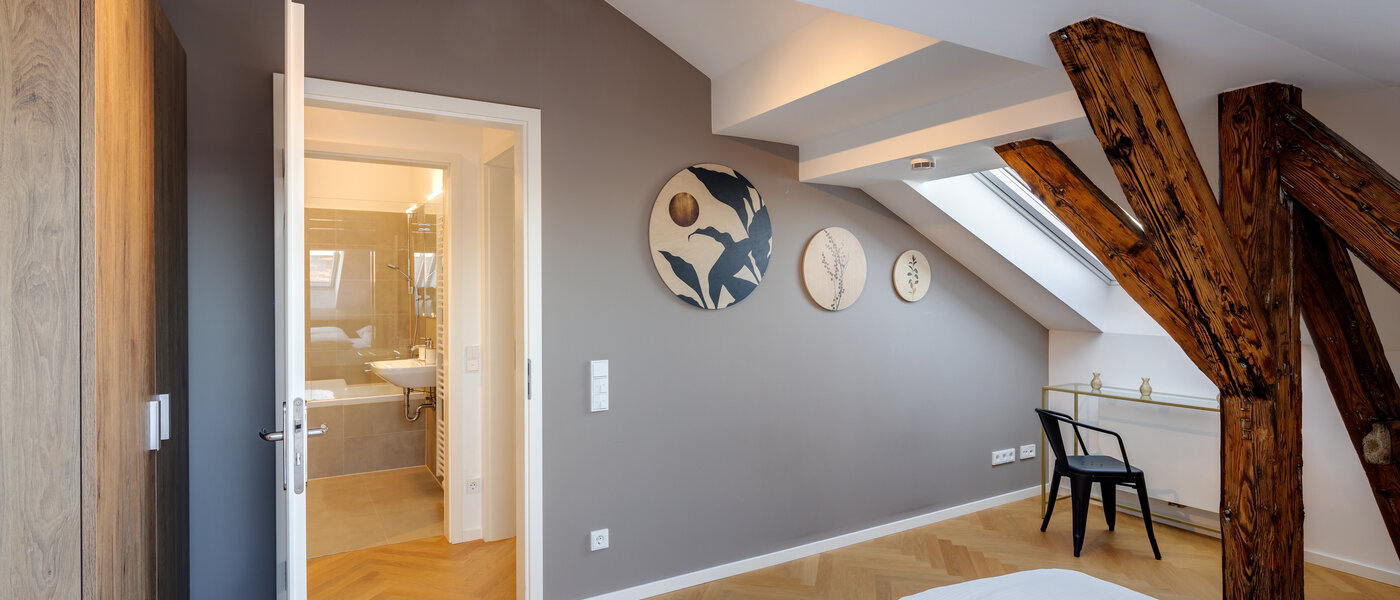 attic apartment München Isarvorstadt 04 1. bedroom 12963