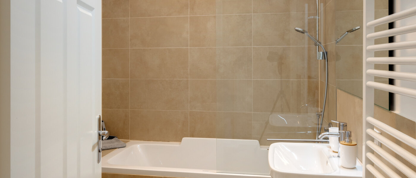 attic apartment München Isarvorstadt 01 1. bathroom 12963