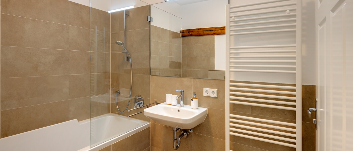 attic apartment München Isarvorstadt 02 1. bathroom 12963