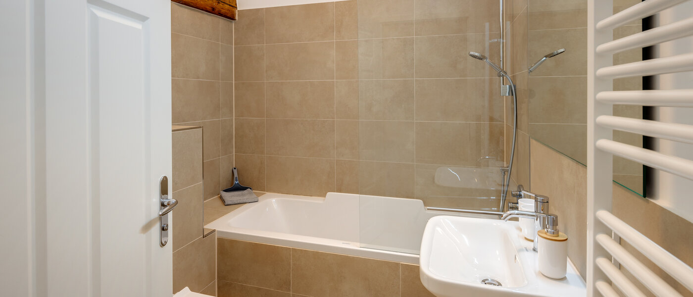 attic apartment München Isarvorstadt 03 1. bathroom 12963