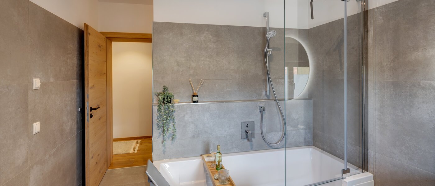 gallery apartment  Gmund am Tegernsee 02 bathroom 12967