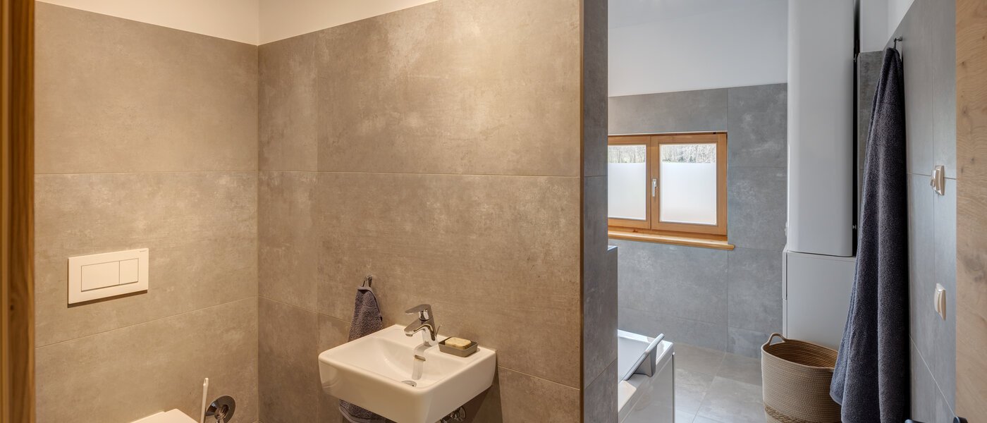 gallery apartment  Gmund am Tegernsee 05 bathroom 12967