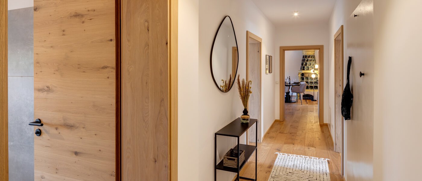 gallery apartment  Gmund am Tegernsee 02 hall 12967