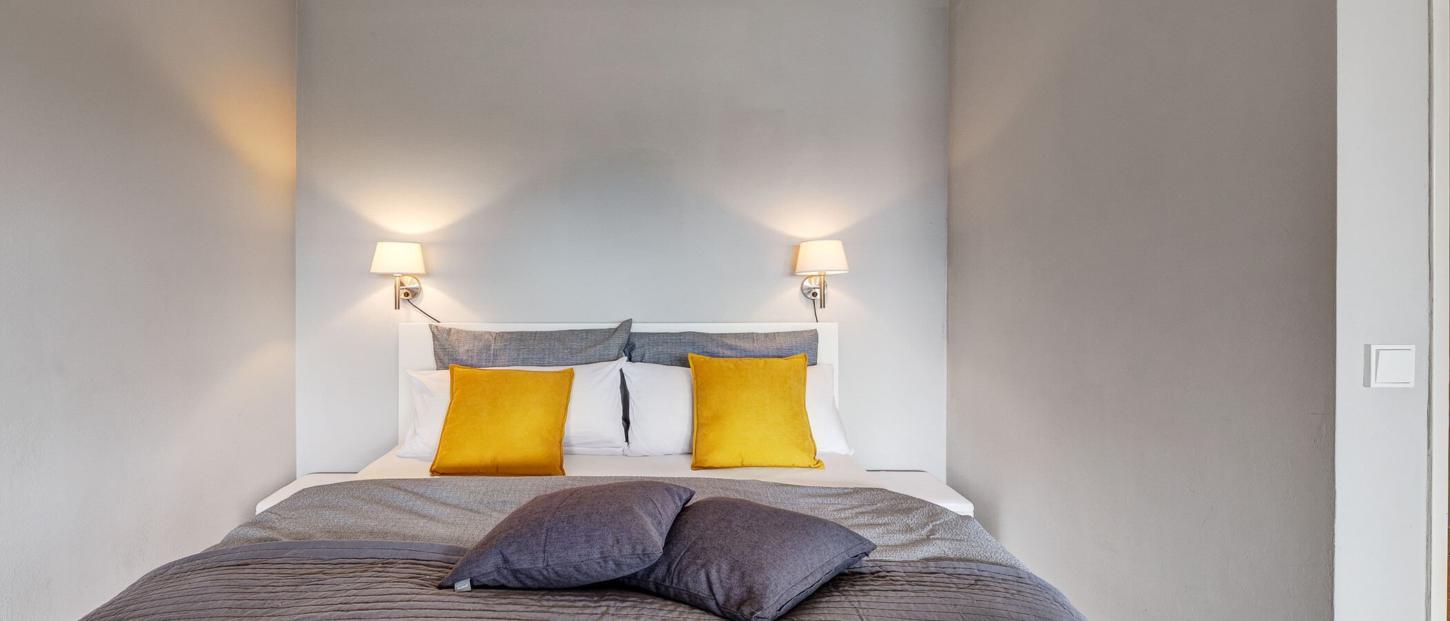 apartment Rosenheim 02 sleeping area 12969