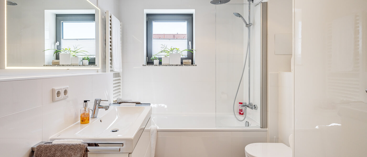 apartment with garden 	 Andechs 01 bathroom 12988