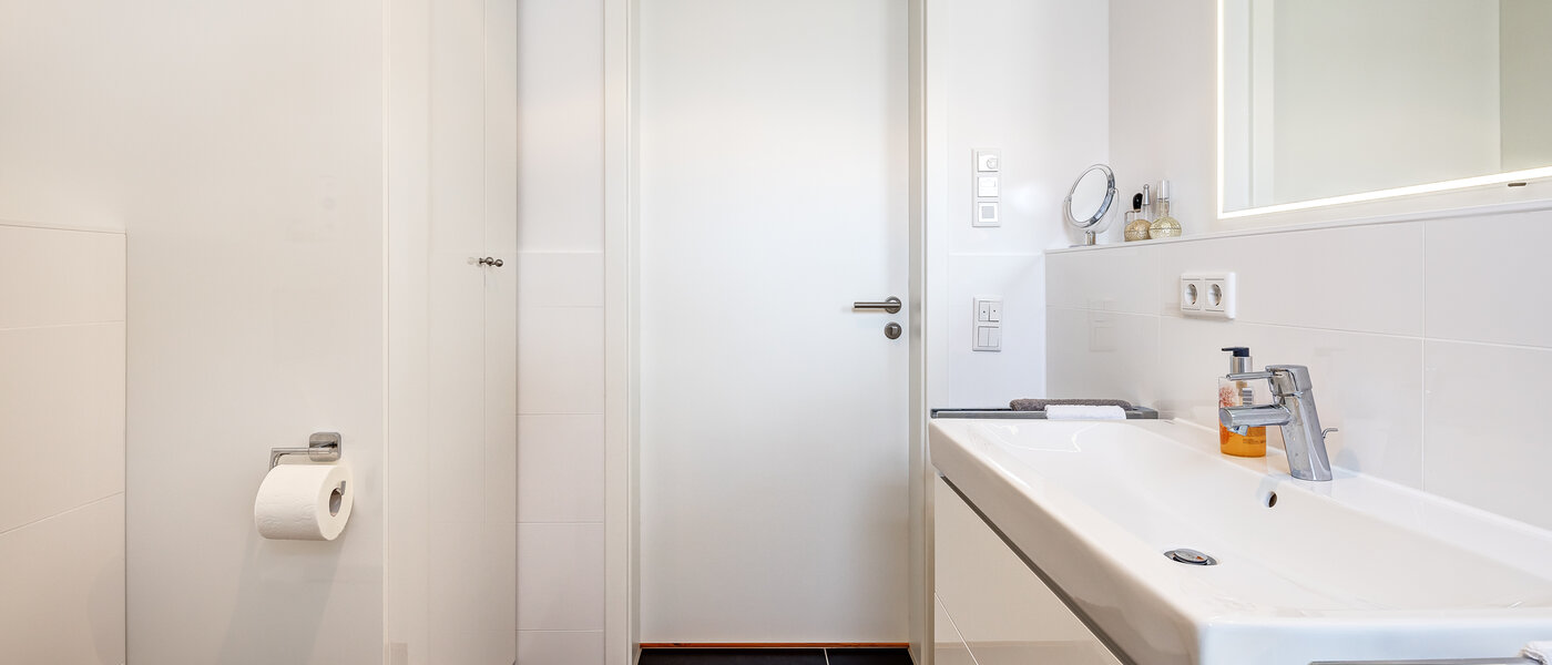 apartment with garden 	 Andechs 04 bathroom 12988