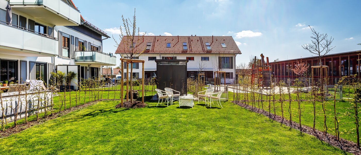 apartment with garden 	 Andechs 02 garden 12988