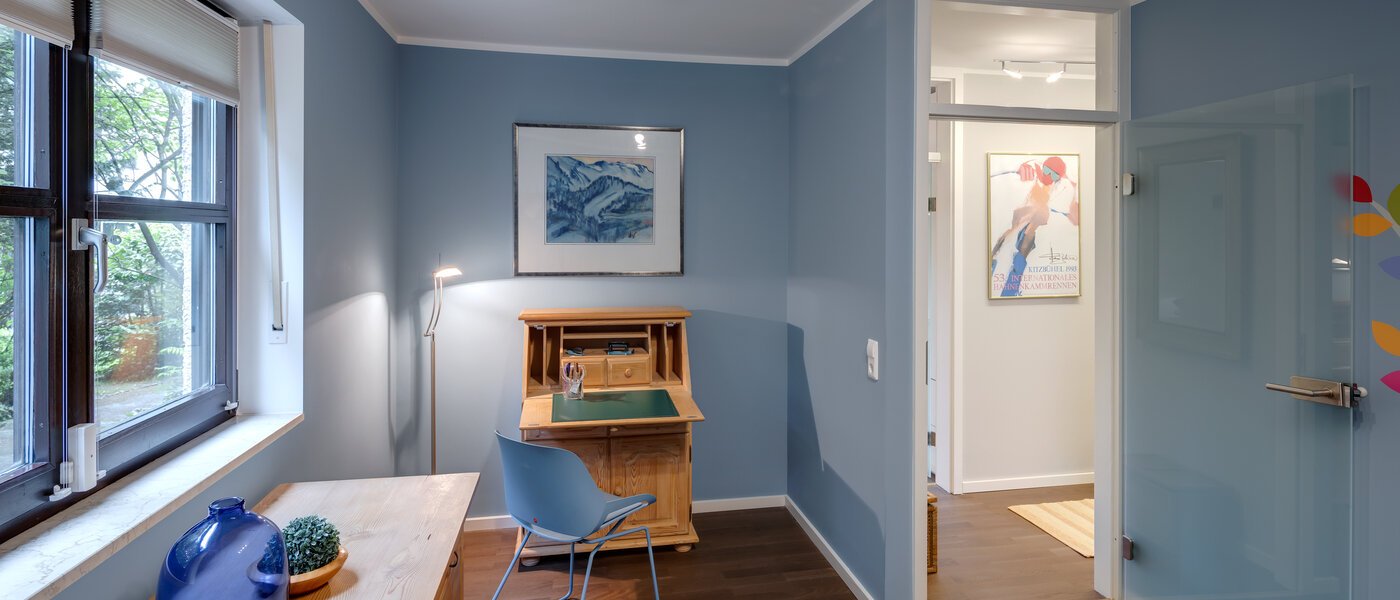 apartment München Solln 01 office 12995