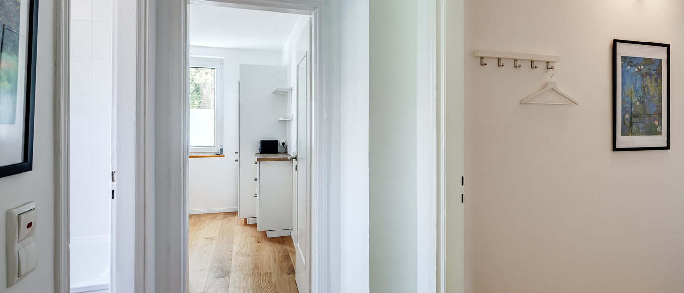 apartment with garden 	 Germering 02 hall 13004