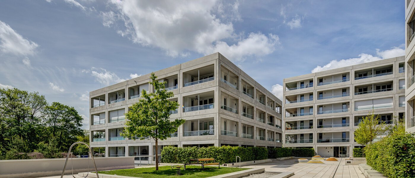 apartment München Allach 01 inner courtyard  13010