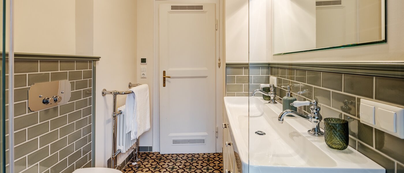 apartment München Herzogpark 03 bathroom 13017