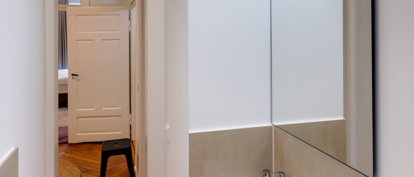 apartment München Isarvorstadt 01 separate toilet 13026