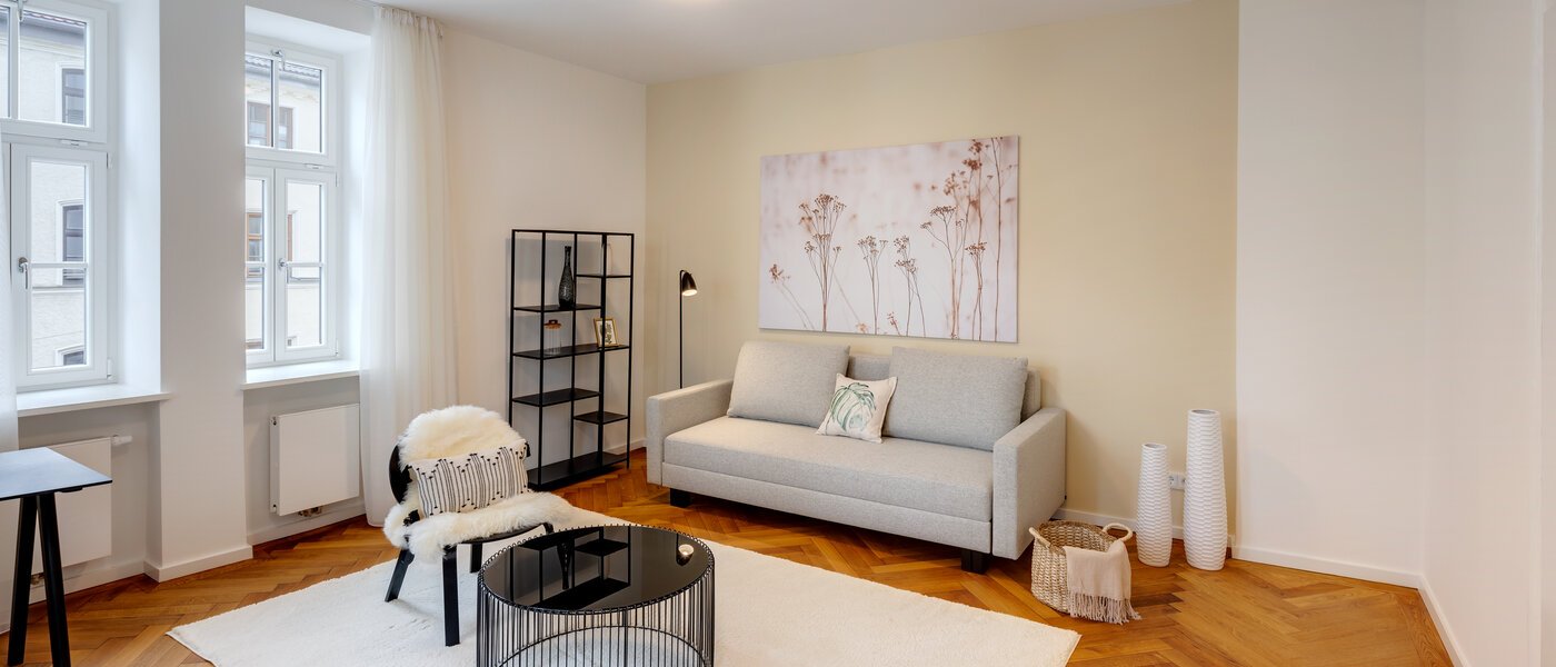 apartment München Isarvorstadt 03 living room 13026