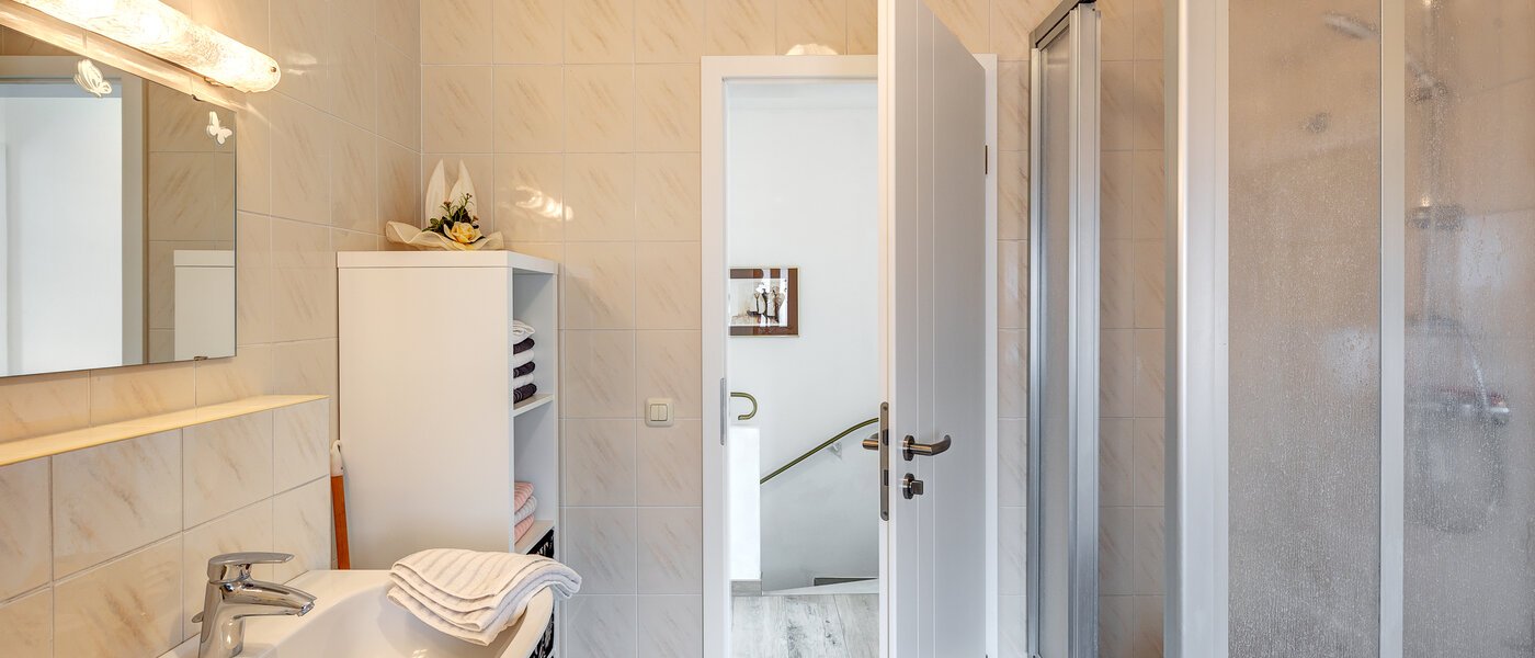 semi-detached house Maisach 03 bathroom 13032