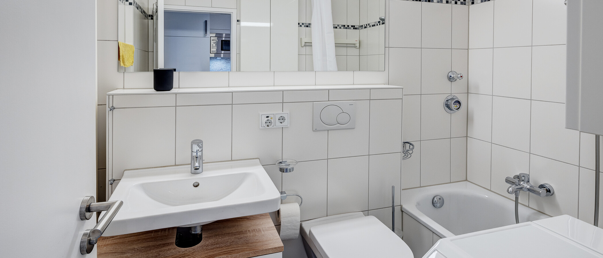 apartment München Schwabing-West (rund um den Hohenzollernplatz) 01 bathroom 13038