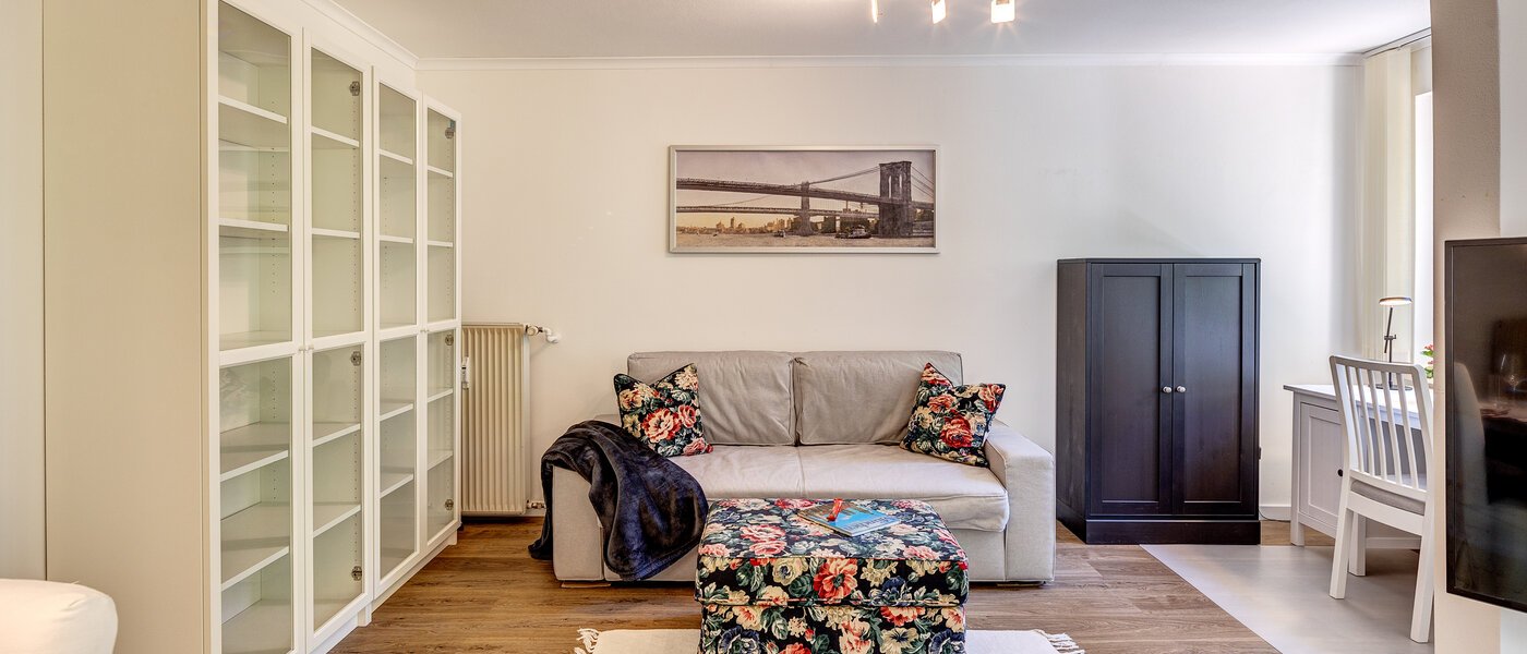 apartment München Parkstadt Bogenhausen 02 living area 13049