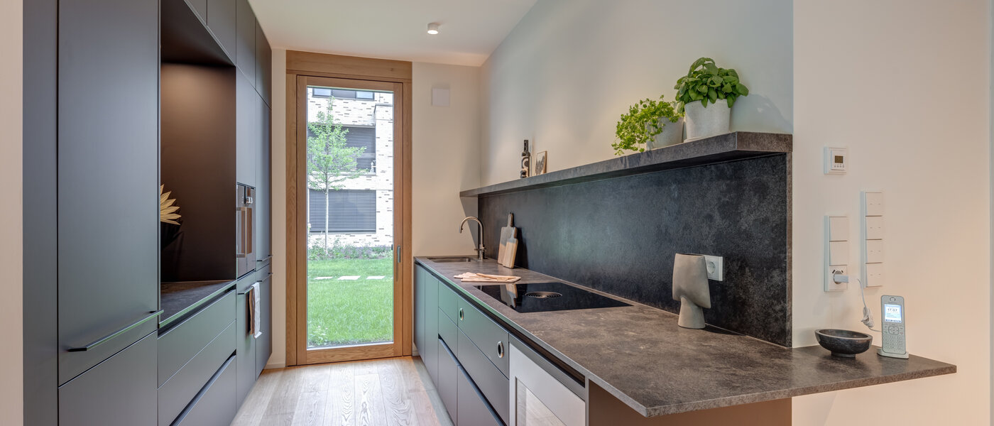 apartment with garden 	 München Harlaching 01 kitchen 13067