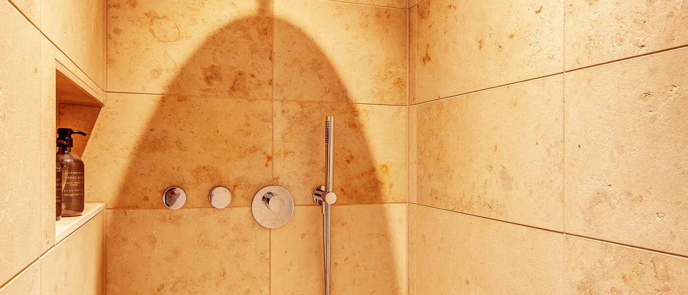 apartment with garden 	 München Harlaching 04 bathroom 13067