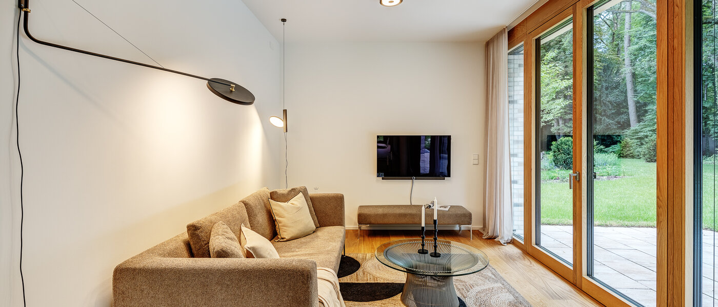 apartment with garden 	 München Harlaching 03 living area 13067