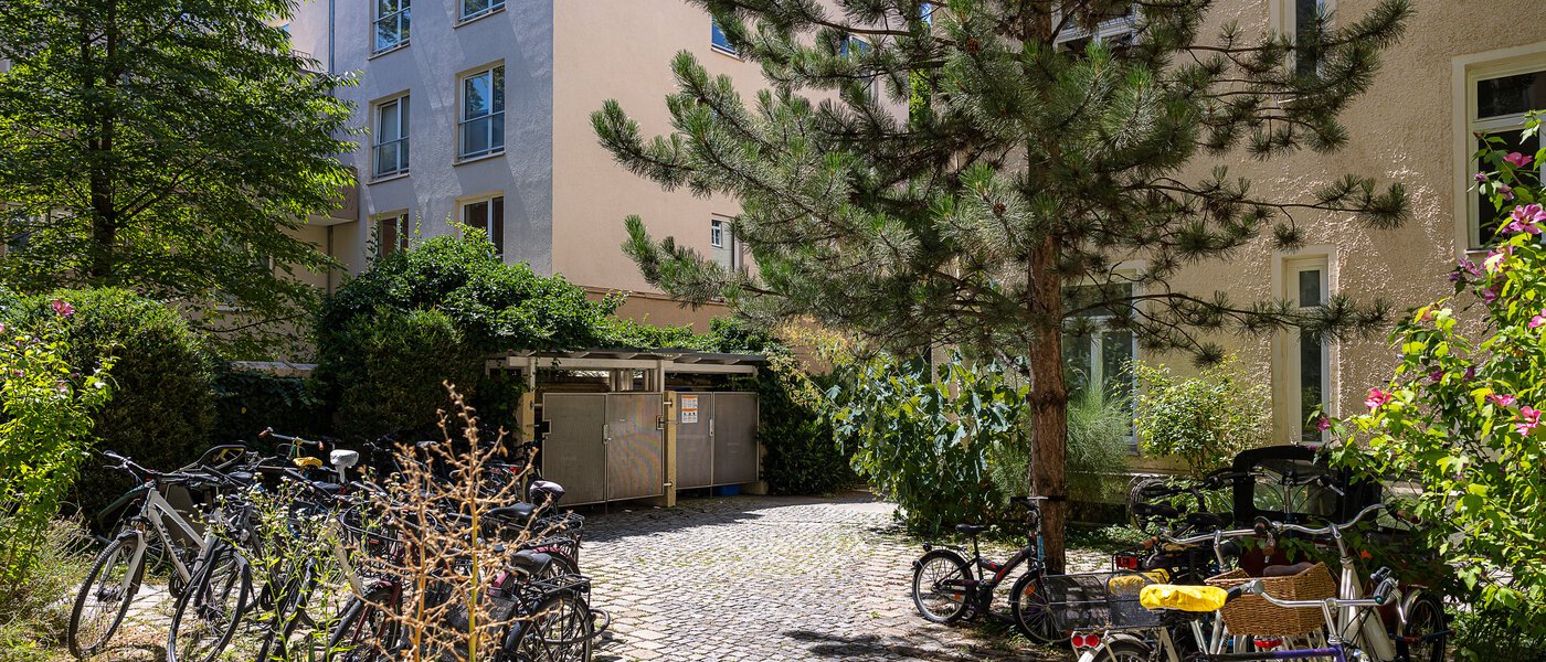 apartment München Schwabing-West (rund um den Hohenzollernplatz) 02 inner courtyard  13089