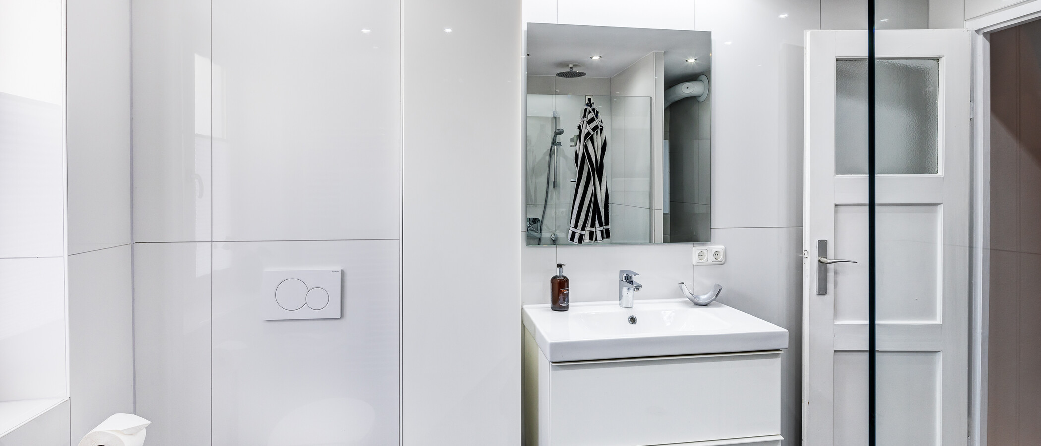 apartment München Schwabing-West (rund um den Hohenzollernplatz) 03 bathroom 1309