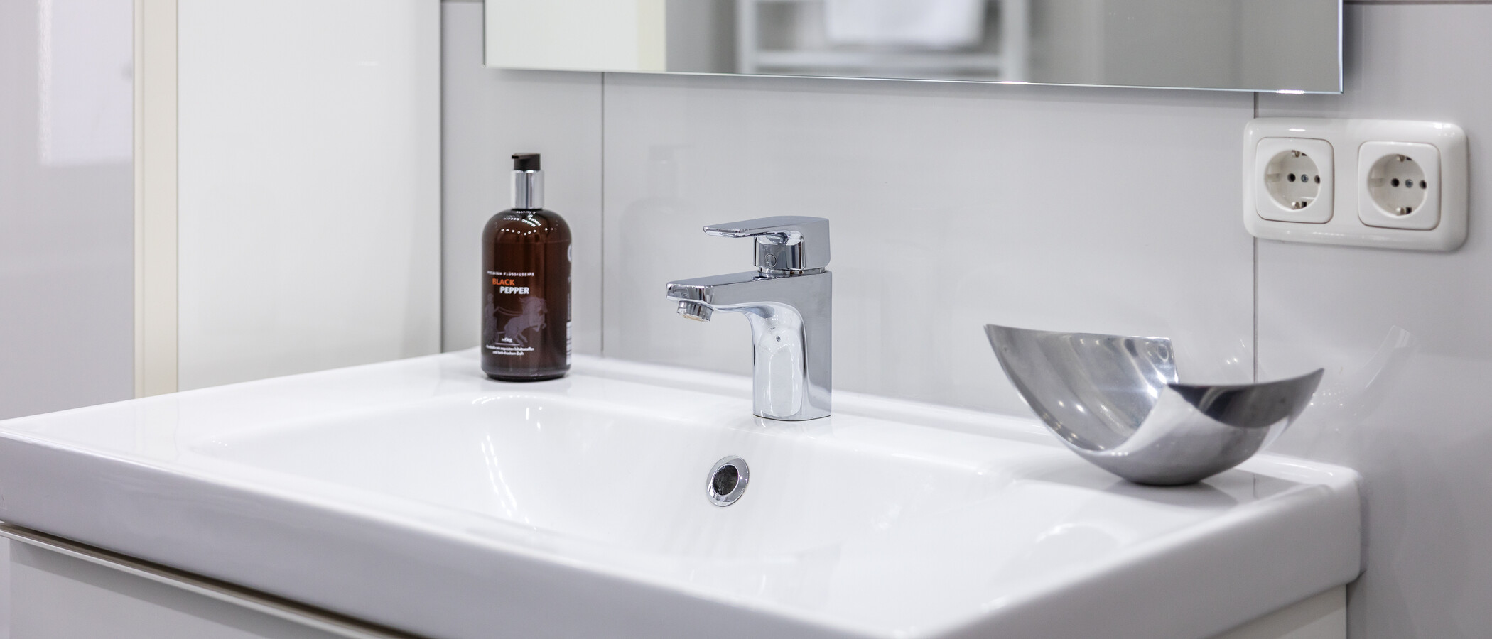 apartment München Schwabing-West (rund um den Hohenzollernplatz) 04 bathroom 1309