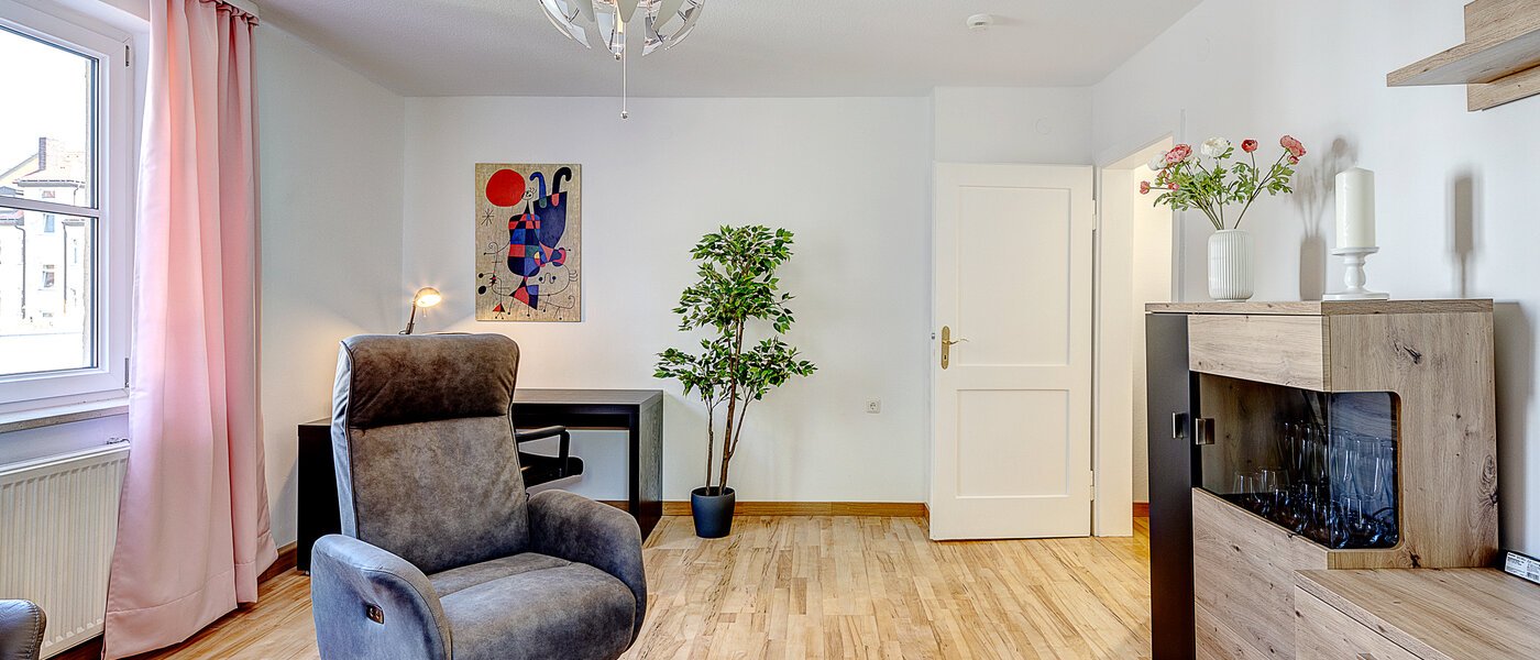 apartment München Neuhausen 04 living area 13100