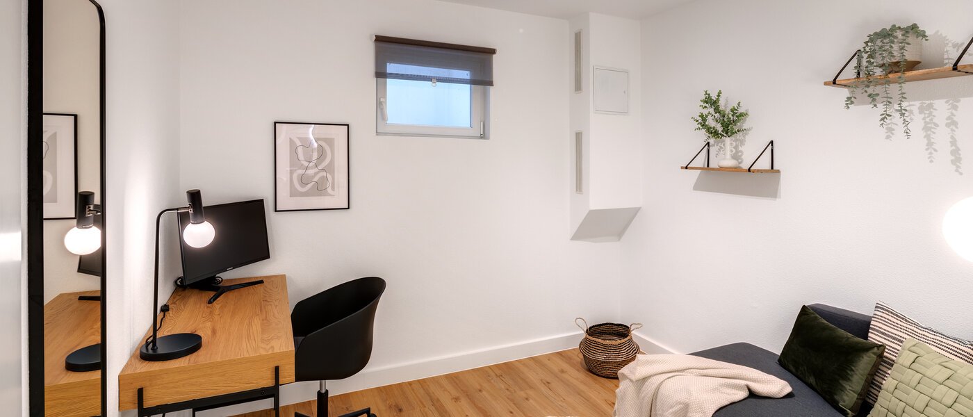 maisonette München Trudering 01 Workspace/Guestroom 13109