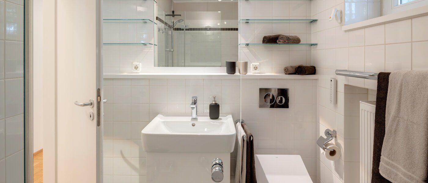 apartment München Nymphenburg 02 bathroom 13111