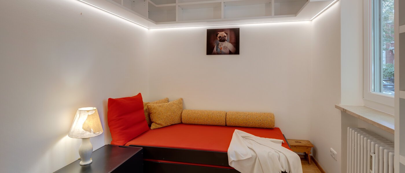 apartment München Nymphenburg 02 Workspace/Guestroom 13111