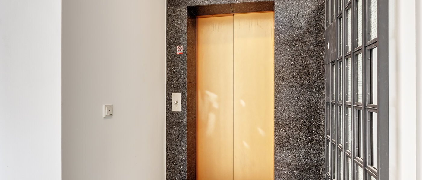 apartment München Au 03 staircase 13114