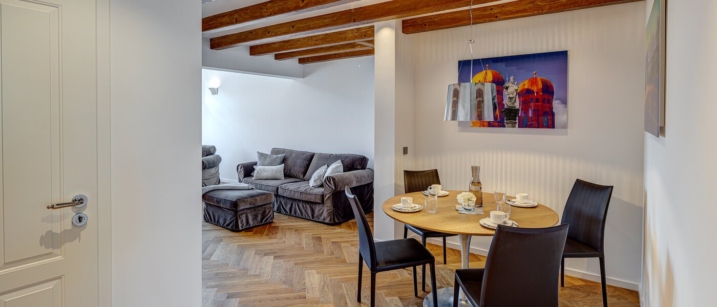 maisonette München Neuhausen 01 living area 13127