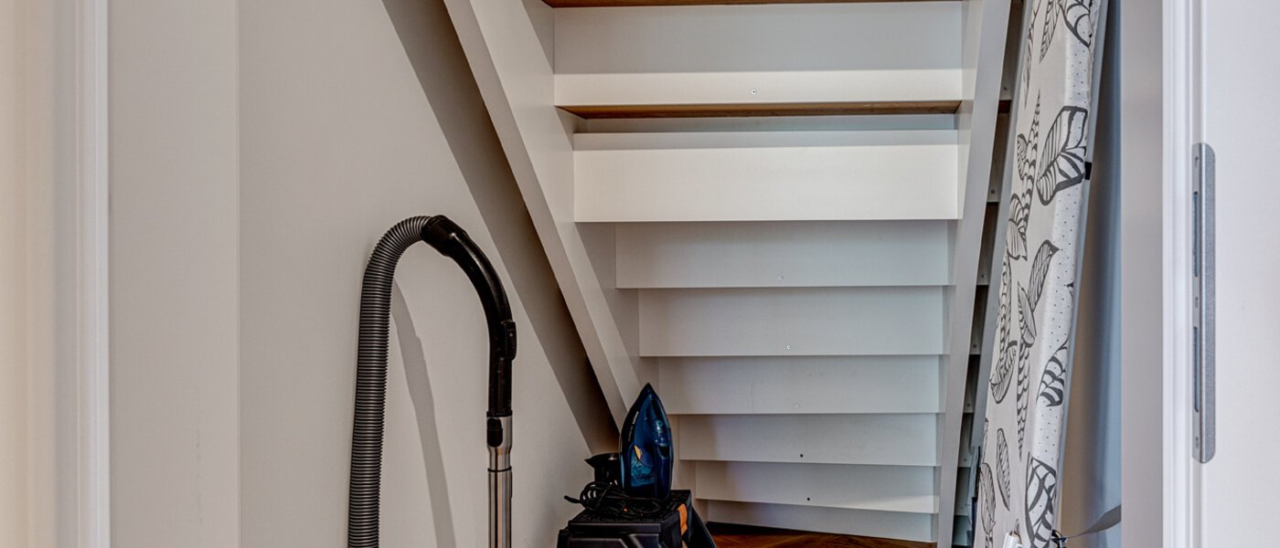 maisonette München Neuhausen 01 storage room 13127