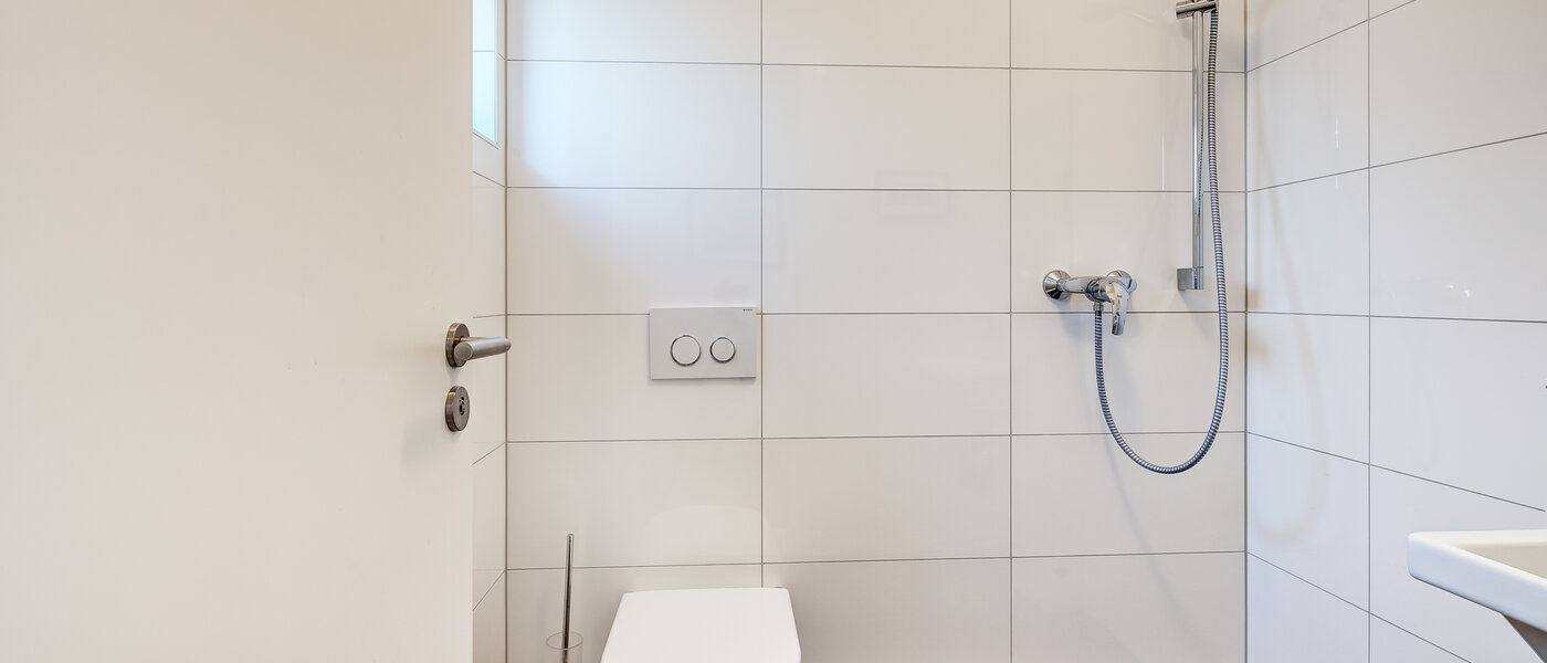 semi-detached house Vaterstetten 02 guest toilet 13140