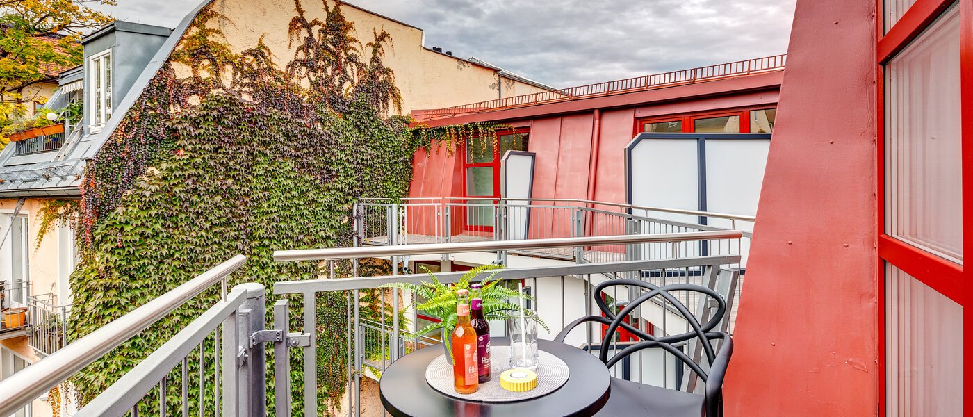 apartment München Schwanthalerhöhe 02 balcony 13143