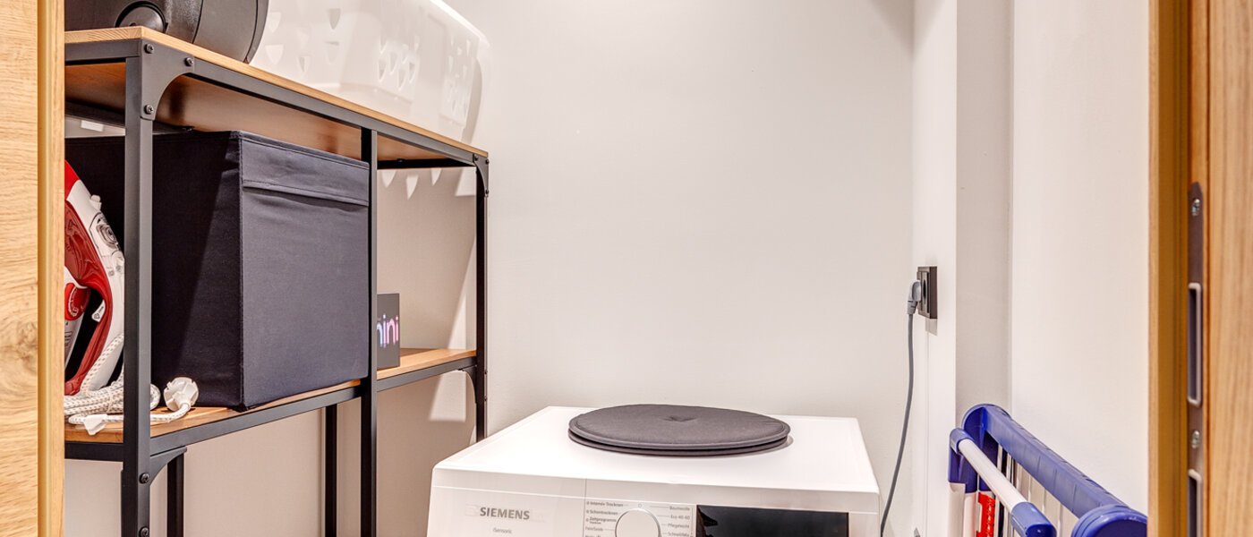 apartment München Schwanthalerhöhe 01 storage room 13143