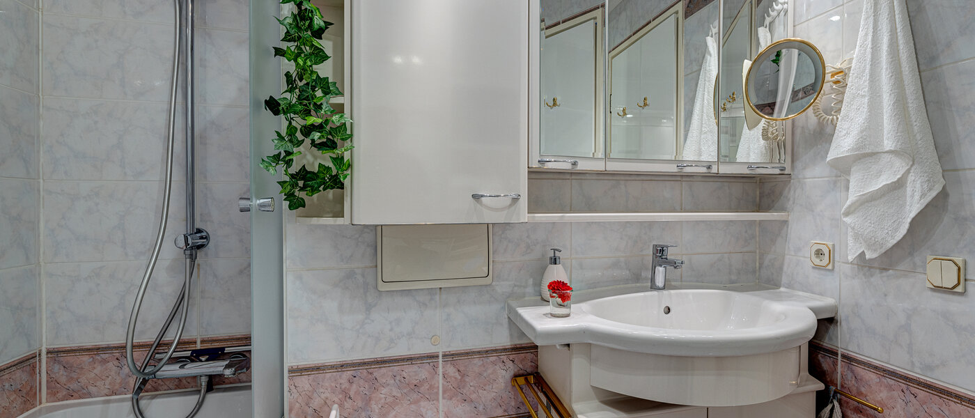 apartment München Haidhausen 01 1. bathroom 13152