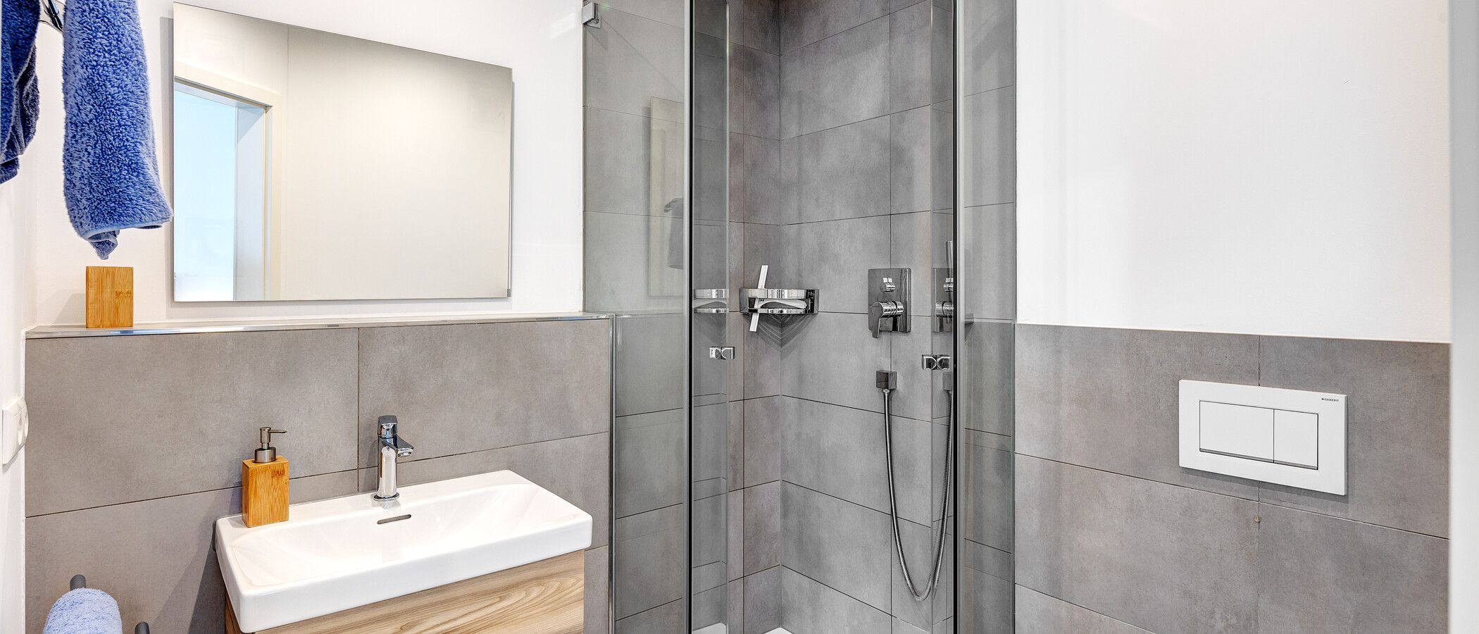 apartment München Milbertshofen 01 bathroom 13155