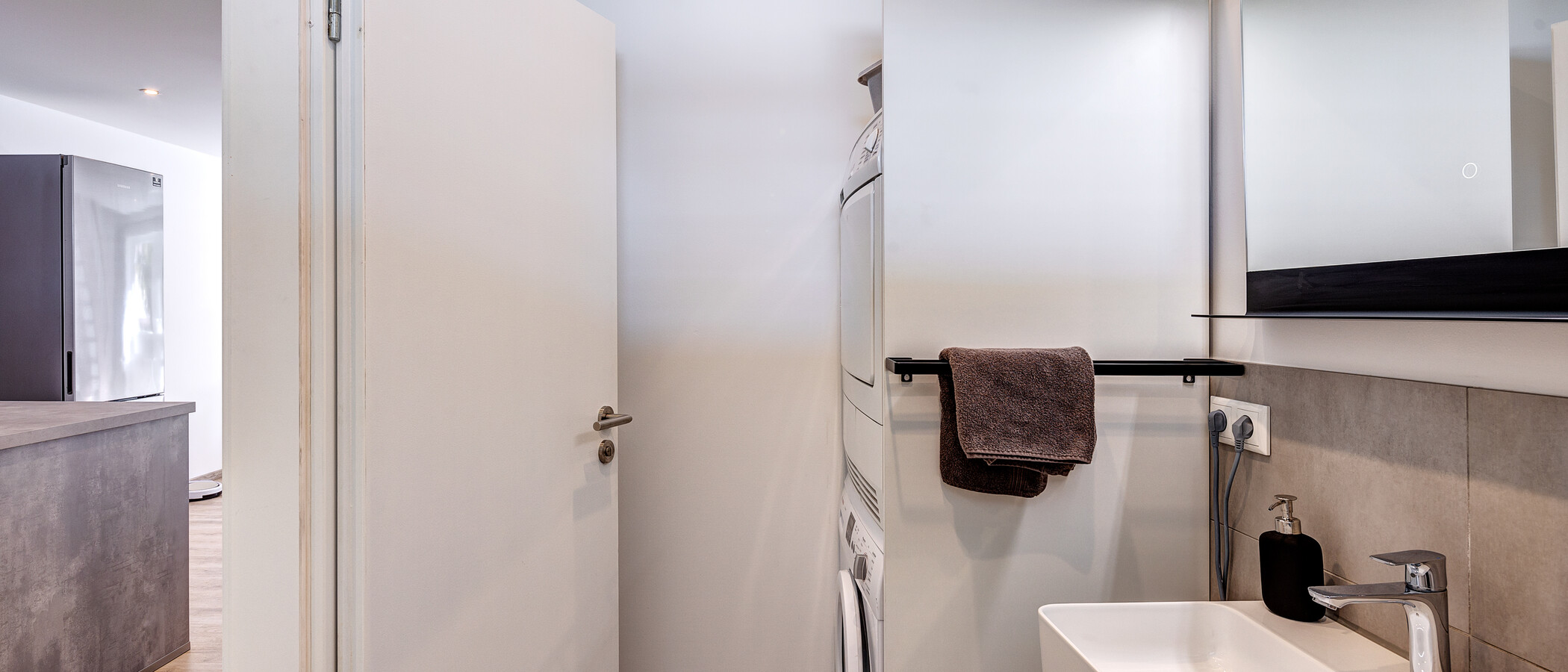 apartment München Milbertshofen 03 separate toilet 13155