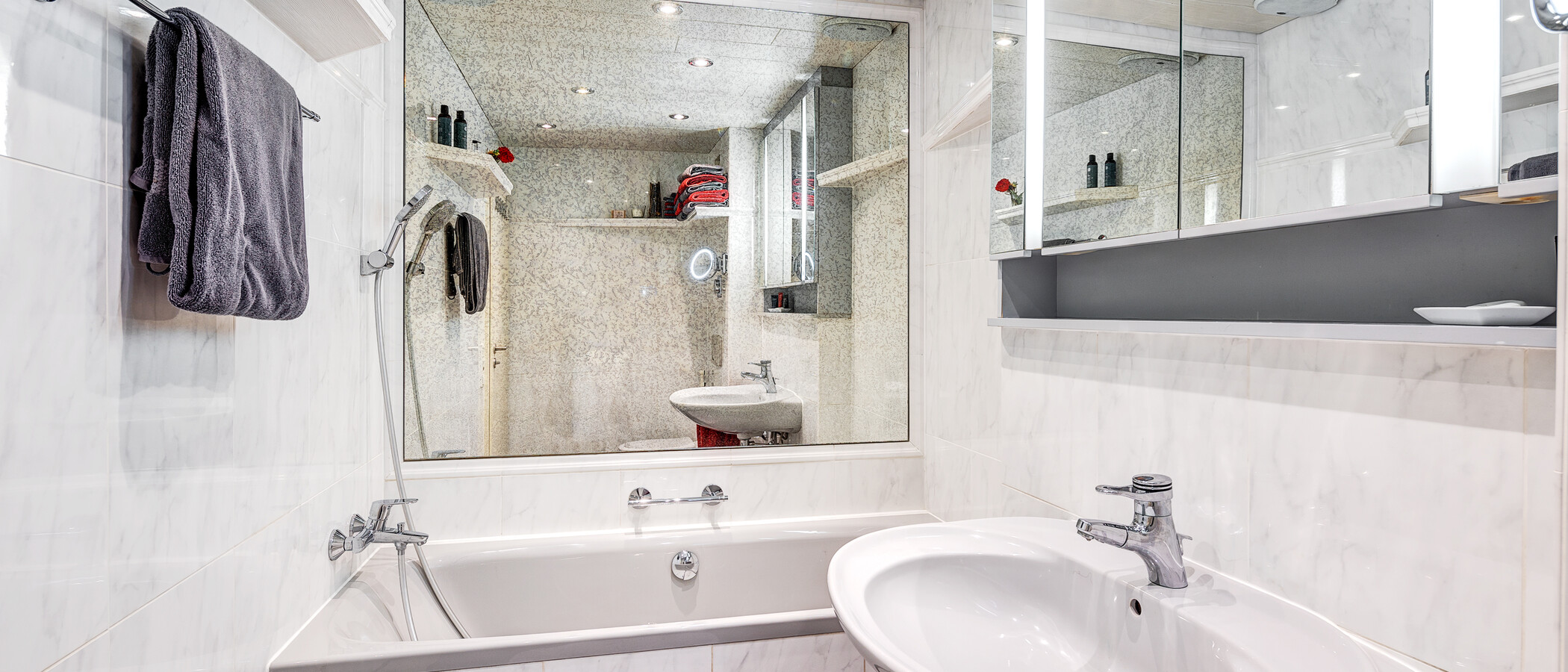 maisonette-gallery apartment Unterföhring 01 bathroom 13159