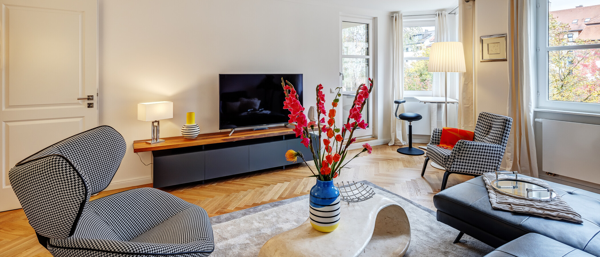 apartment München Neuhausen 01 living area 13199