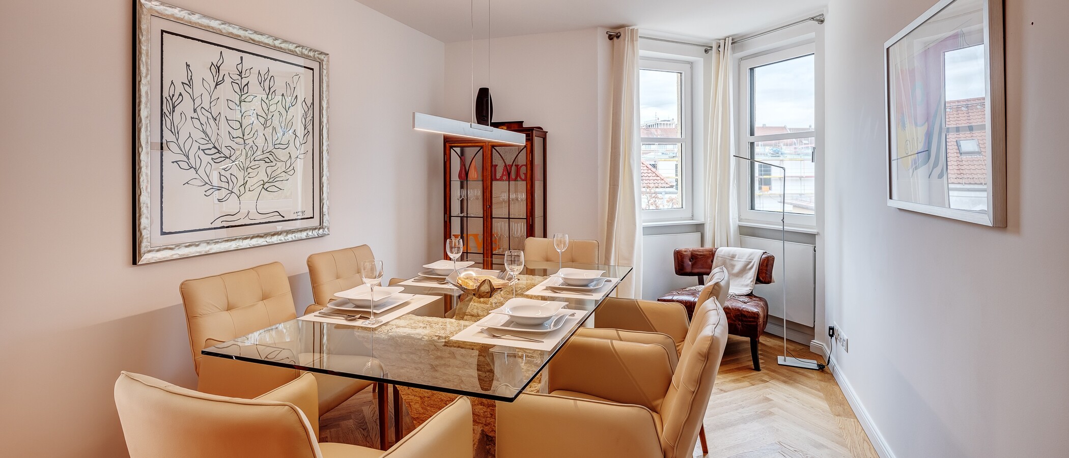 apartment München Neuhausen 02 dining room 13199