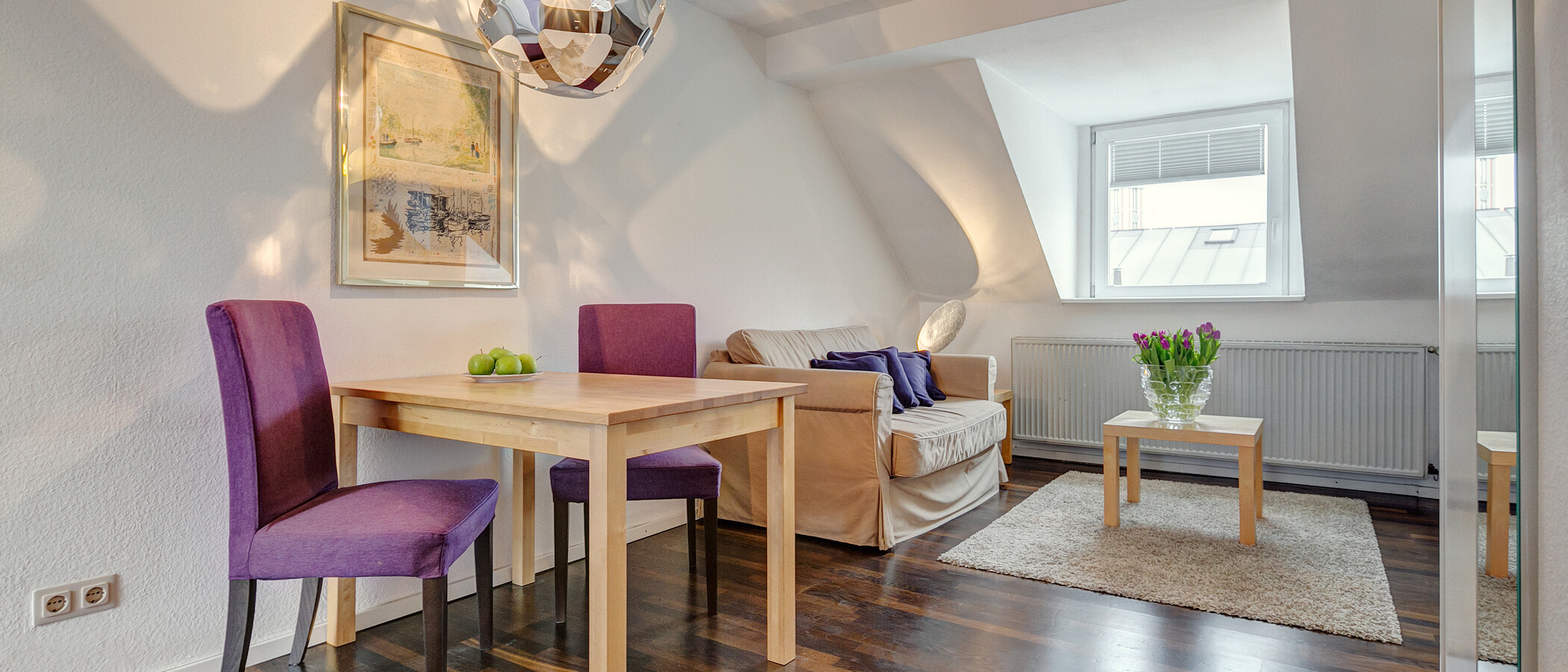 attic apartment München Maxvorstadt 01 living room 1321