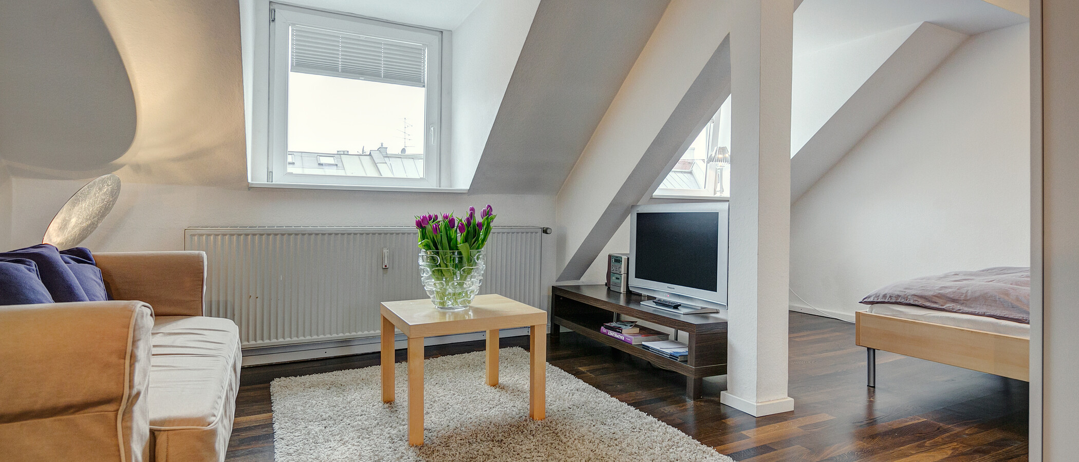 attic apartment München Maxvorstadt 03 living room 1321
