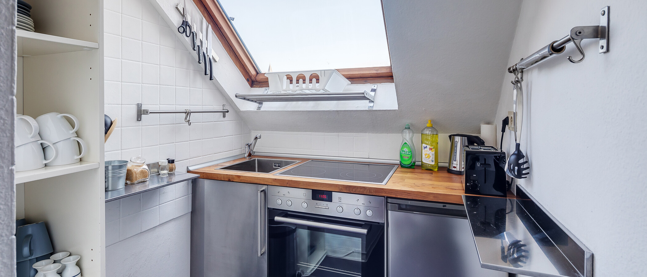 attic apartment München Maxvorstadt 02 kitchen 1321