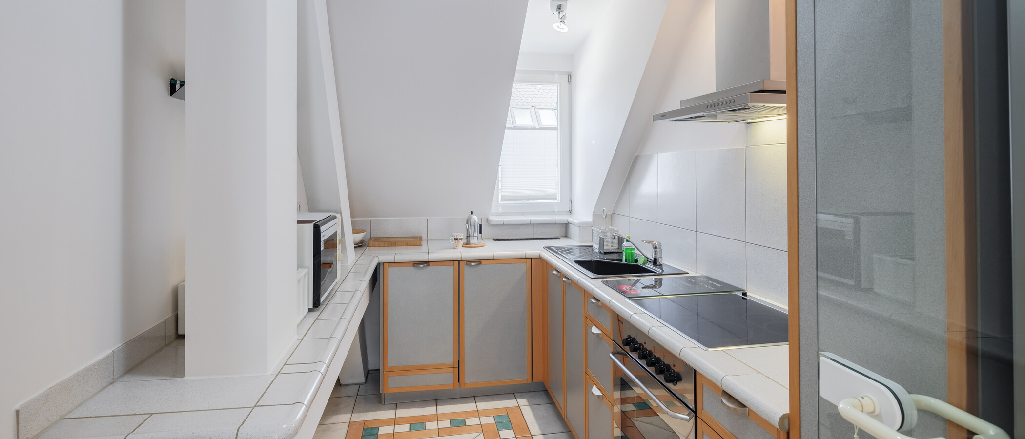 attic apartment München Laim 01 kitchen 13229
