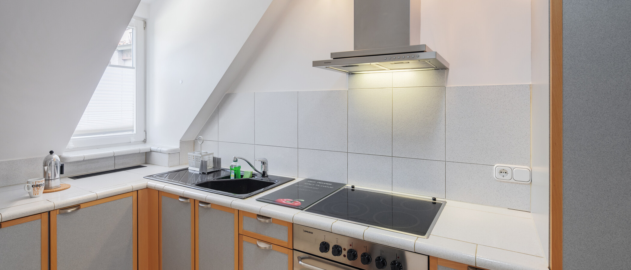 attic apartment München Laim 02 kitchen 13229