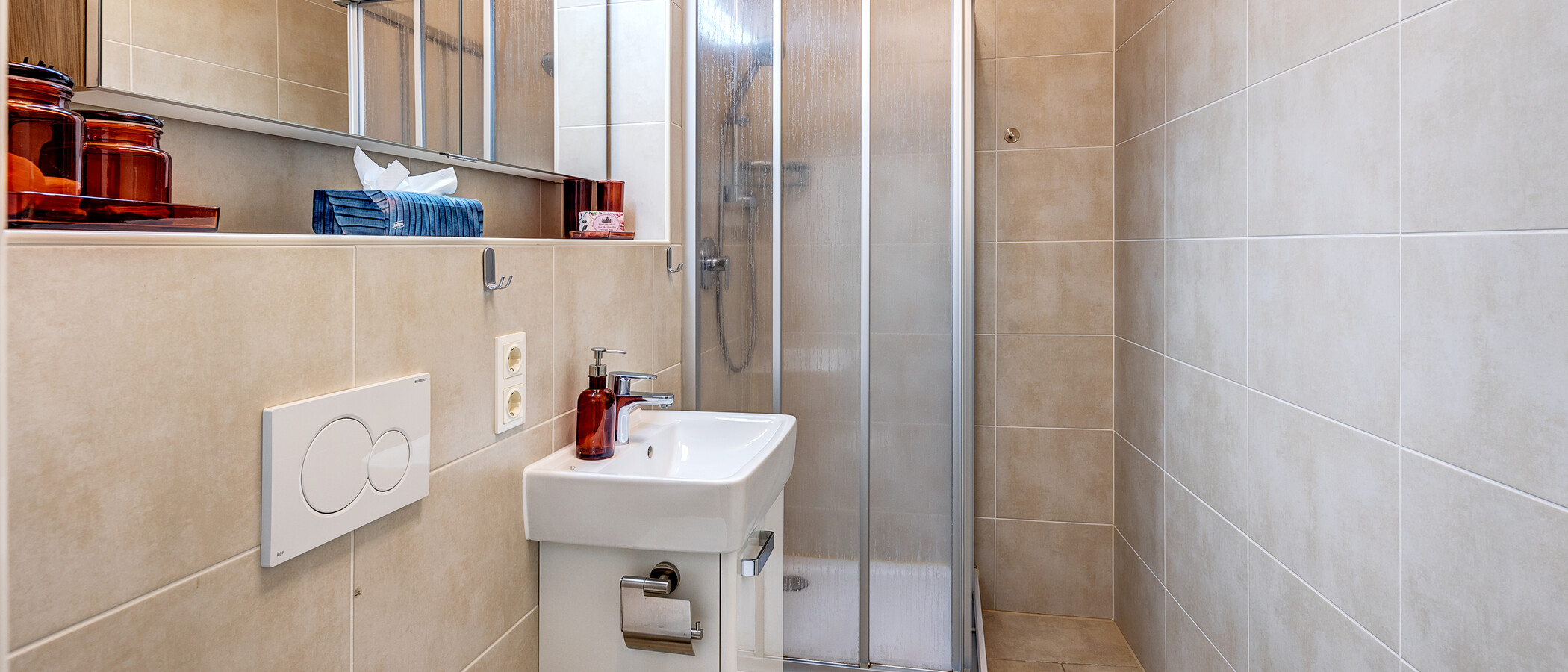 apartment München Schwabing-West 01 2. bathroom 13231