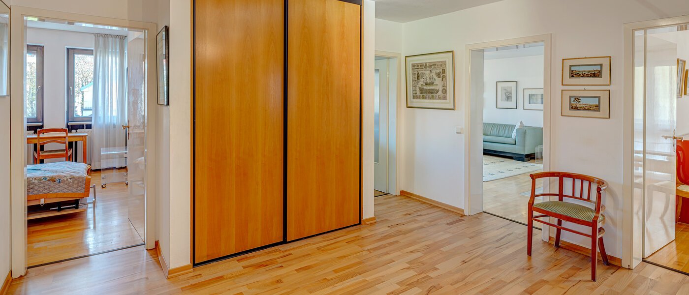 apartment München Altbogenhausen 02 hall 13244